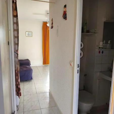 Apartmán T2 A - Piscine & Parking, 2/3 Pers. - Fr-1-796-107
